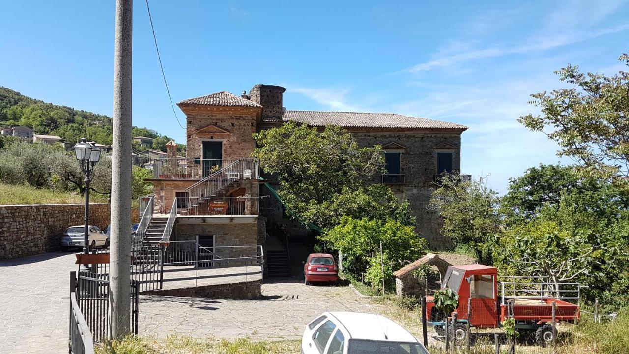 Serramezzana Bilocale In Antico Palazzo Nobiliare A Breve Distanza Dal Mare Di Acciaroli 5 Vele Lega Ambiente 2024 Villa Luaran gambar
